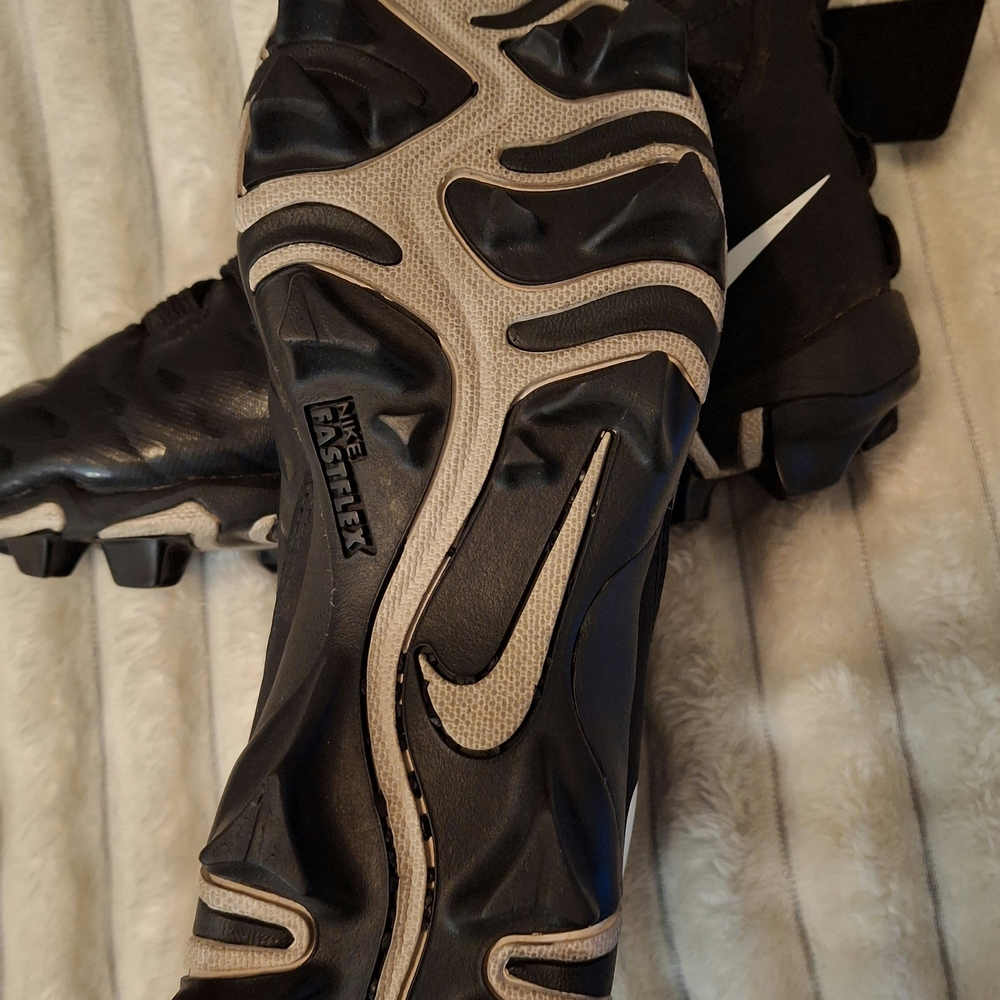 Men's Nike Force Savage Shark 2 Mid football cleats BV0151-001 - Picture 4 of 5